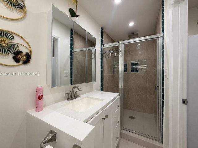 6118 Mayo St 3, Hollywood, FL 33023