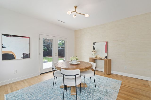6926 Lindsley Avenue, Dallas, TX 75223