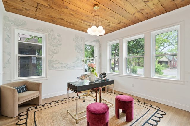 6926 Lindsley Avenue, Dallas, TX 75223