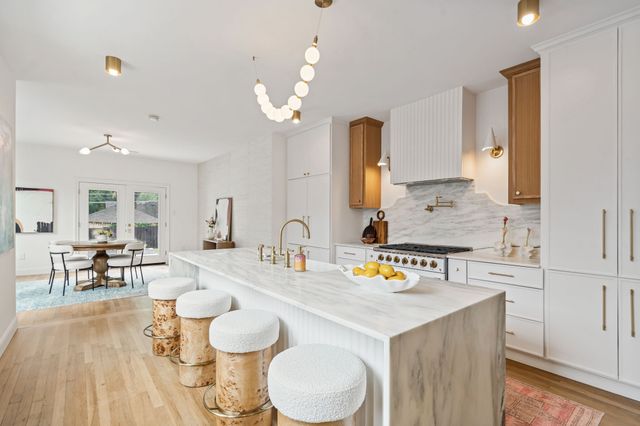 6926 Lindsley Avenue, Dallas, TX 75223