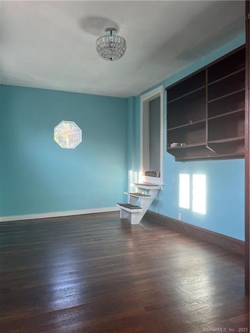 214 Goffe Terrace 2nd Fl, New Haven, CT 06511