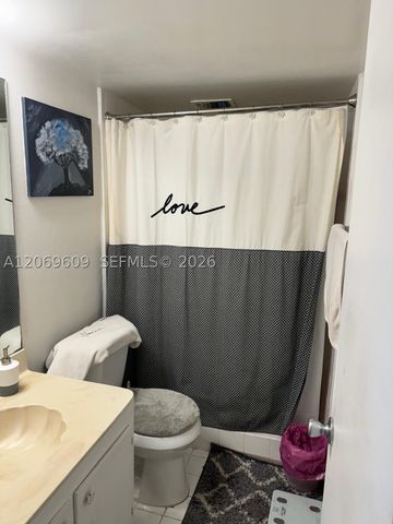 2020 NE 135th St 609, North Miami, FL 33181