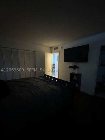 2020 NE 135th St 609, North Miami, FL 33181