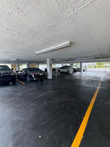 2020 NE 135th St 609, North Miami, FL 33181
