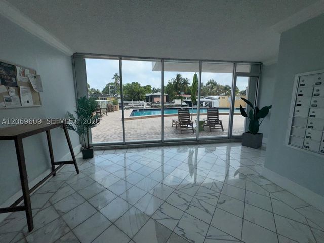 2020 NE 135th St 609, North Miami, FL 33181