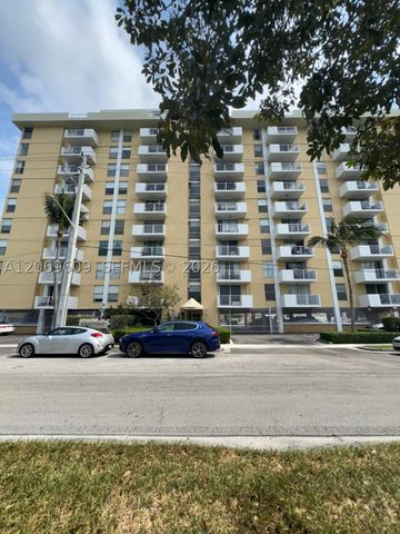2020 NE 135th St 609, North Miami, FL 33181
