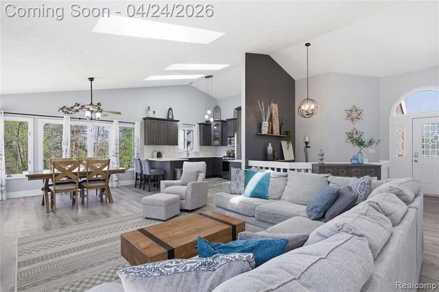 6710 Ridgeview Drive, Clarkston, MI 48346
