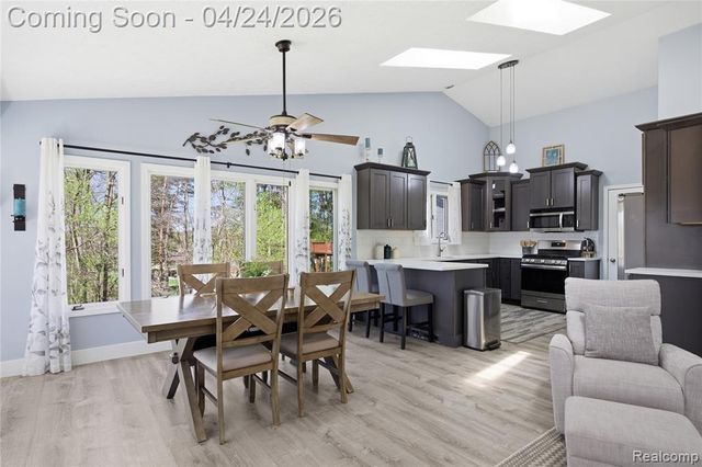 6710 Ridgeview Drive, Clarkston, MI 48346