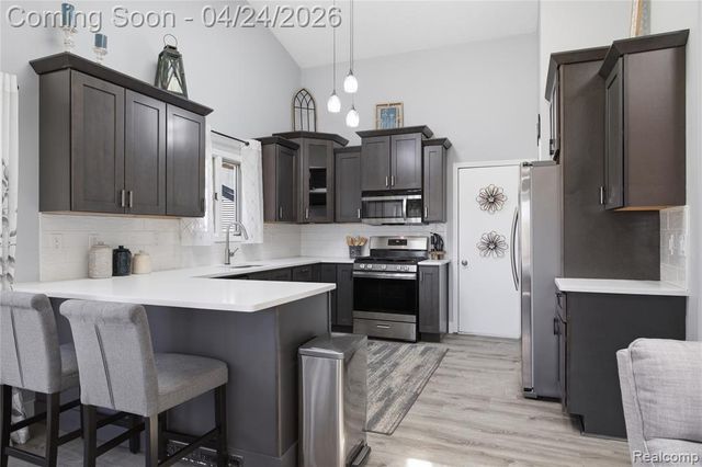 6710 Ridgeview Drive, Clarkston, MI 48346