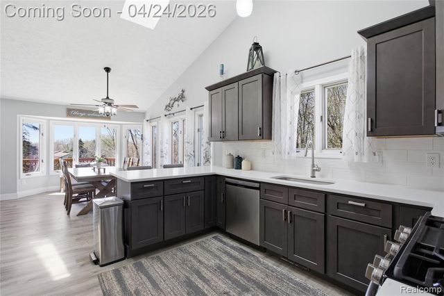 6710 Ridgeview Drive, Clarkston, MI 48346