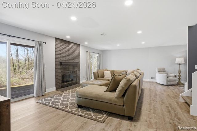 6710 Ridgeview Drive, Clarkston, MI 48346