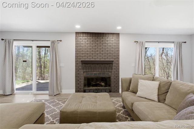 6710 Ridgeview Drive, Clarkston, MI 48346