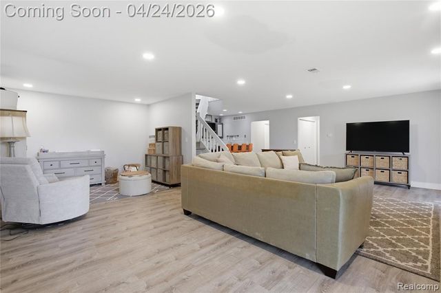 6710 Ridgeview Drive, Clarkston, MI 48346