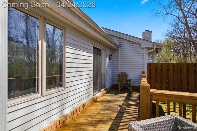 6710 Ridgeview Drive, Clarkston, MI 48346