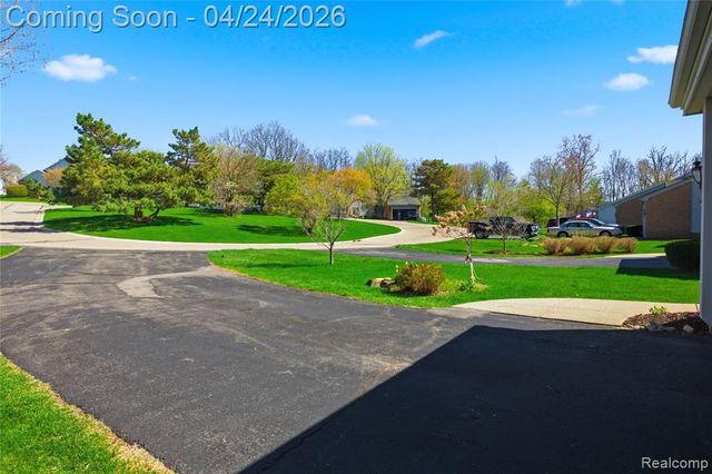 6710 Ridgeview Drive, Clarkston, MI 48346