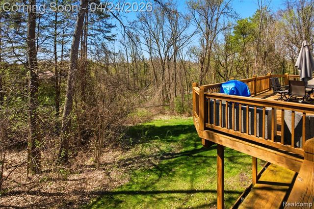 6710 Ridgeview Drive, Clarkston, MI 48346