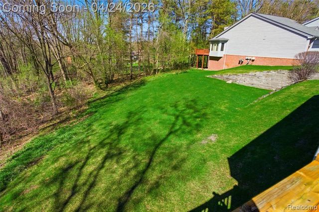 6710 Ridgeview Drive, Clarkston, MI 48346
