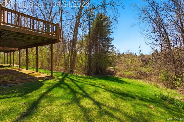 6710 Ridgeview Drive, Clarkston, MI 48346
