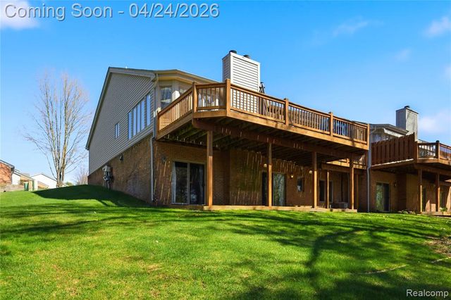 6710 Ridgeview Drive, Clarkston, MI 48346