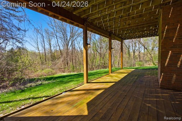6710 Ridgeview Drive, Clarkston, MI 48346