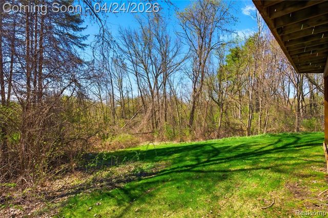 6710 Ridgeview Drive, Clarkston, MI 48346