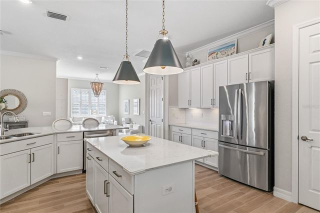 7010 WHITTLEBURY TRAIL, Bradenton, FL 34202