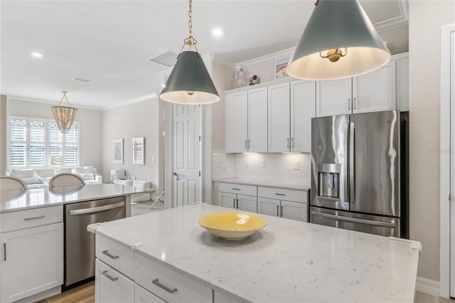 7010 WHITTLEBURY TRAIL, Bradenton, FL 34202