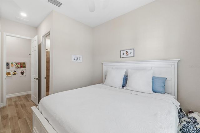 7010 WHITTLEBURY TRAIL, Bradenton, FL 34202