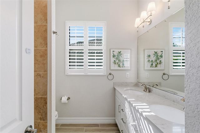 7010 WHITTLEBURY TRAIL, Bradenton, FL 34202