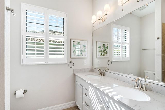 7010 WHITTLEBURY TRAIL, Bradenton, FL 34202