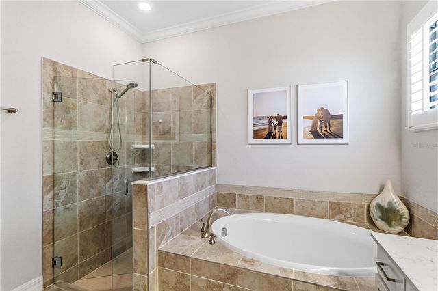 7010 WHITTLEBURY TRAIL, Bradenton, FL 34202