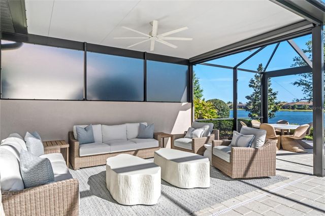 7010 WHITTLEBURY TRAIL, Bradenton, FL 34202