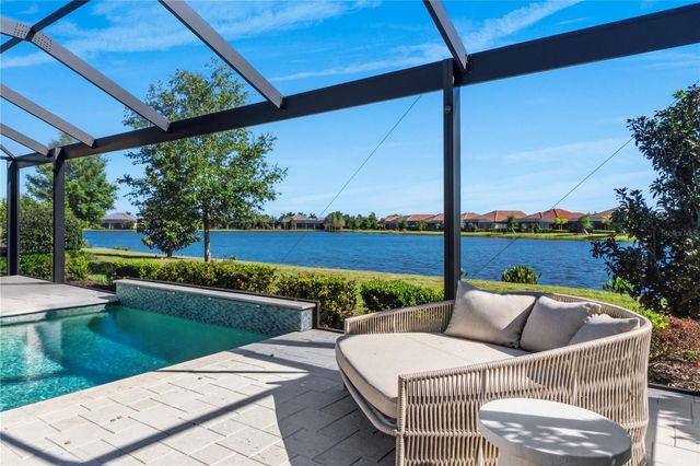 7010 WHITTLEBURY TRAIL, Bradenton, FL 34202