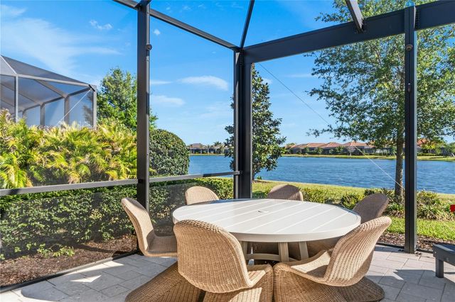 7010 WHITTLEBURY TRAIL, Bradenton, FL 34202