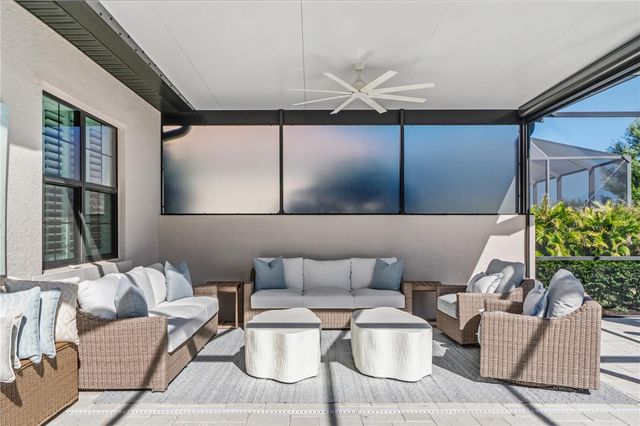 7010 WHITTLEBURY TRAIL, Bradenton, FL 34202