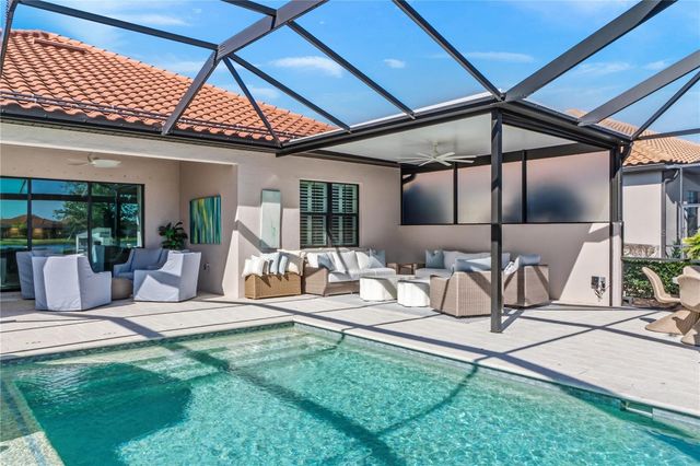 7010 WHITTLEBURY TRAIL, Bradenton, FL 34202