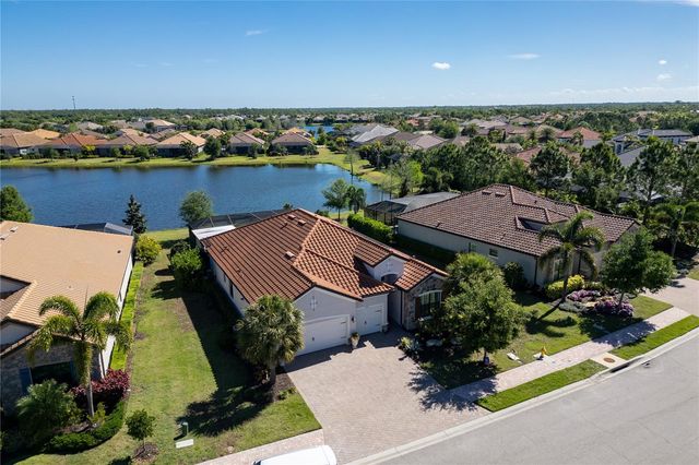 7010 WHITTLEBURY TRAIL, Bradenton, FL 34202