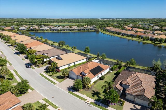 7010 WHITTLEBURY TRAIL, Bradenton, FL 34202