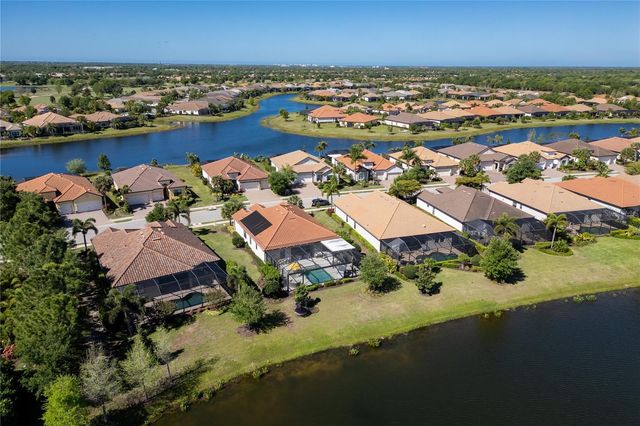 7010 WHITTLEBURY TRAIL, Bradenton, FL 34202