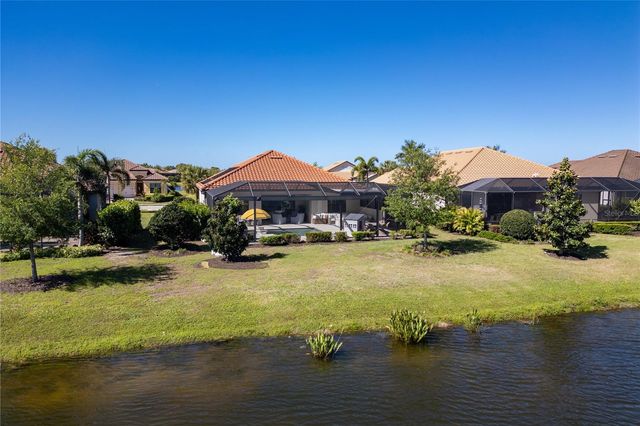 7010 WHITTLEBURY TRAIL, Bradenton, FL 34202