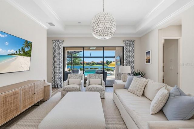 7010 WHITTLEBURY TRAIL, Bradenton, FL 34202