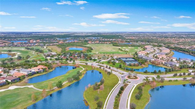 7010 WHITTLEBURY TRAIL, Bradenton, FL 34202