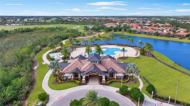 7010 WHITTLEBURY TRAIL, Bradenton, FL 34202