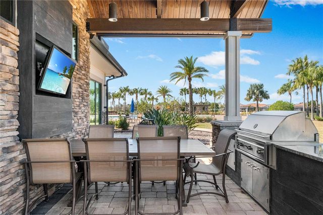 7010 WHITTLEBURY TRAIL, Bradenton, FL 34202