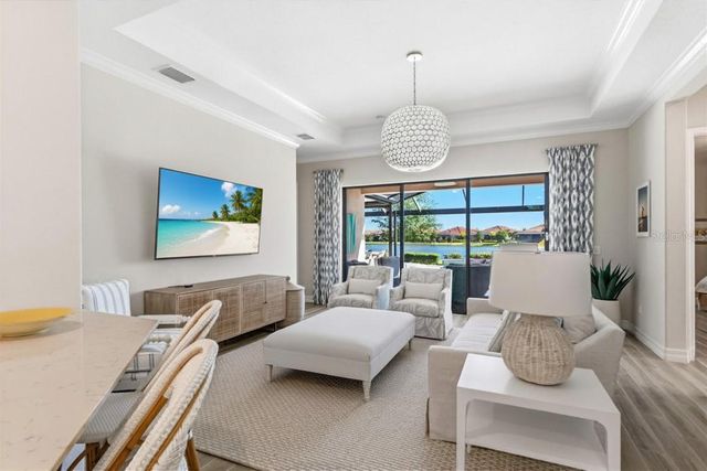 7010 WHITTLEBURY TRAIL, Bradenton, FL 34202