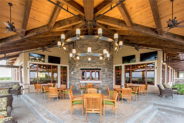 7010 WHITTLEBURY TRAIL, Bradenton, FL 34202