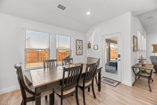 614 Creekview Lane, Lavon, TX 75173