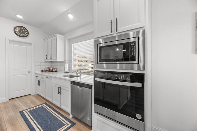 614 Creekview Lane, Lavon, TX 75173