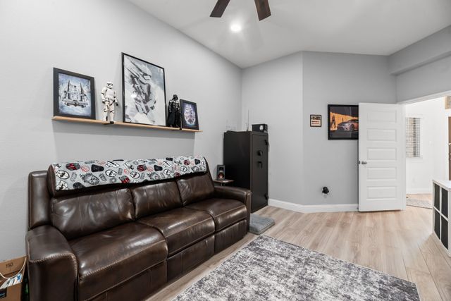 614 Creekview Lane, Lavon, TX 75173