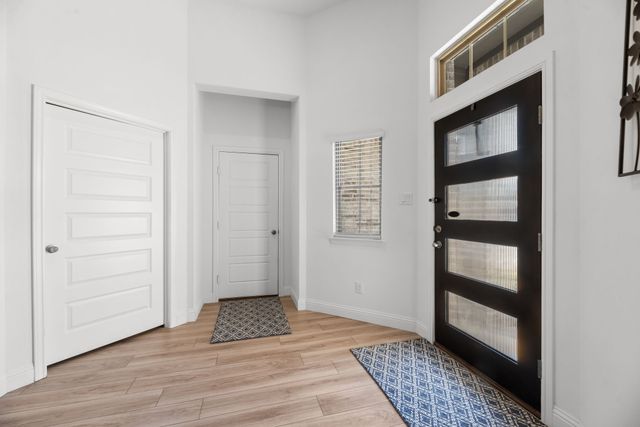 614 Creekview Lane, Lavon, TX 75173